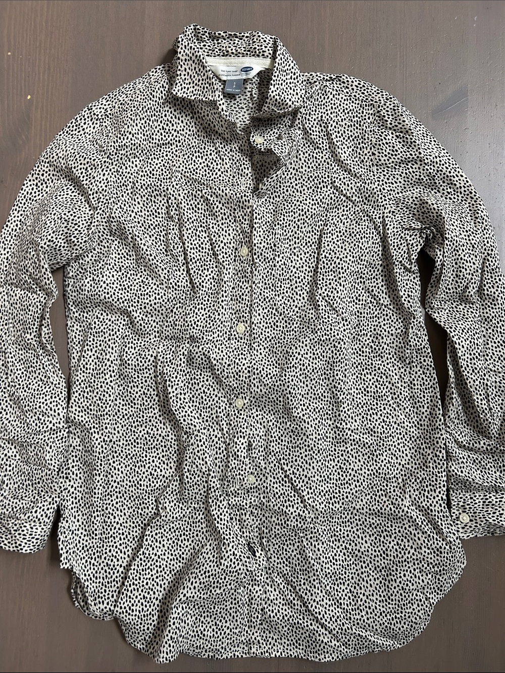 Old Navy Black and White Dot-Print Button-Down Shirt Size S